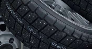Un dettaglio delle chiodate Hankook