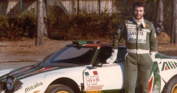 Un giovane Pregliasco al fianco della sua Lancia Stratos