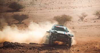 La Mini di Chicherit vola sulle piste di Bisha