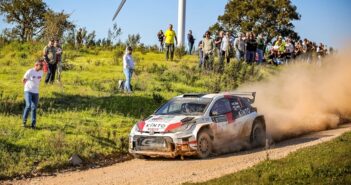 La Yaris di Meeke lascia gli avversari nella polvere