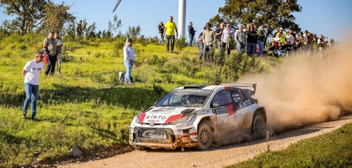 La Yaris di Meeke lascia gli avversari nella polvere