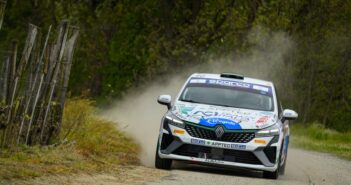 La Clio Rally5 di Greco dominatore tra le colline della langa