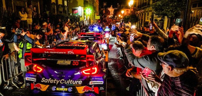 L'abbraccio di Las Palmas alla partenza della gara
