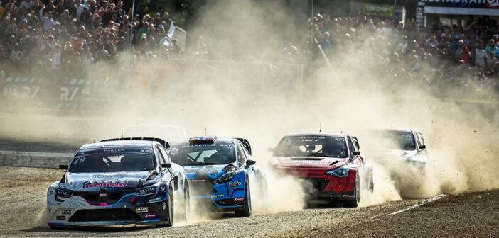 La Megane di Pailler tira il gruppone a Lohèac