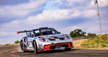 La Porsche 992 di Astier e Giraudet cala il tris al Coeur de France