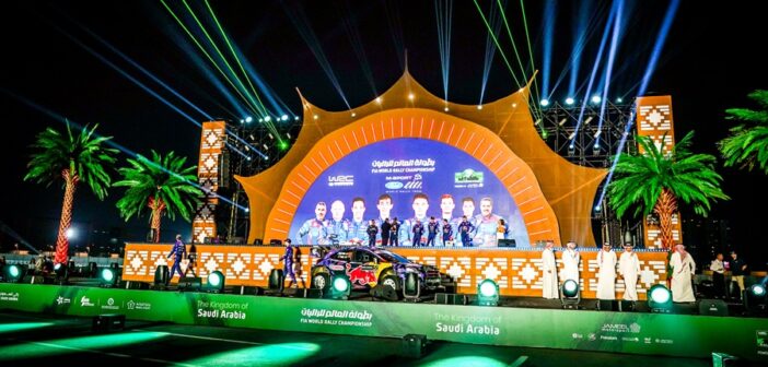 La sfavillante cerimonia di partenza di Jeddah dell'anno passato